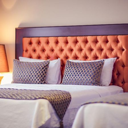 Hotel Intourist Palace Batumi Exterior photo