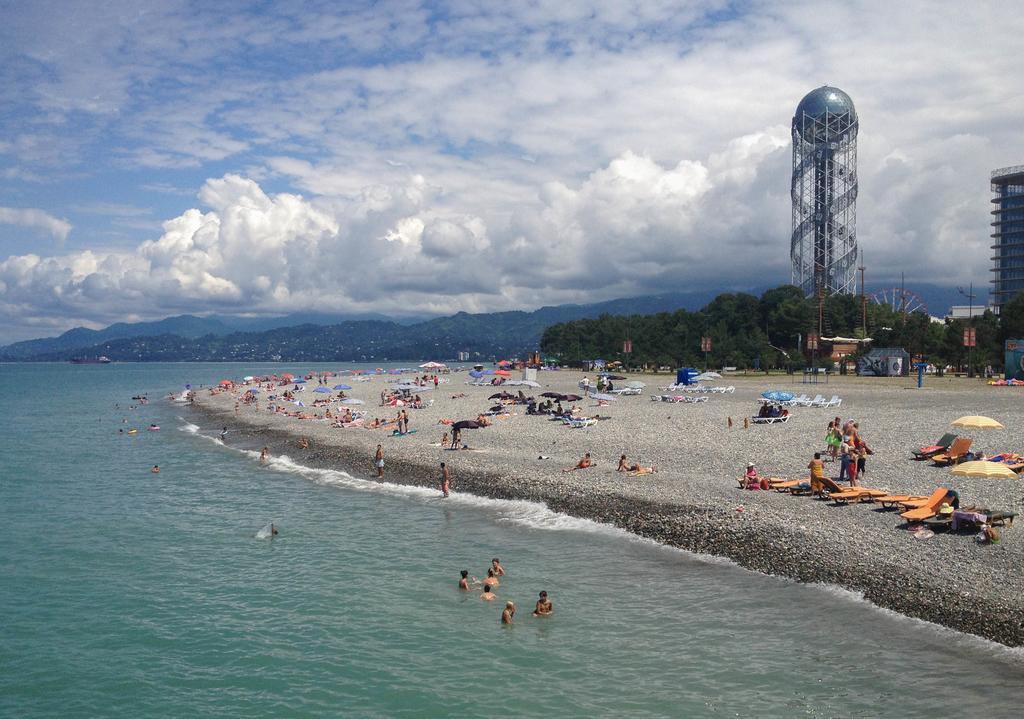 Hotel Intourist Palace Batumi Exterior photo