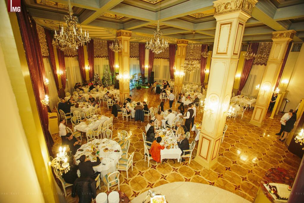 Hotel Intourist Palace Batumi Exterior photo