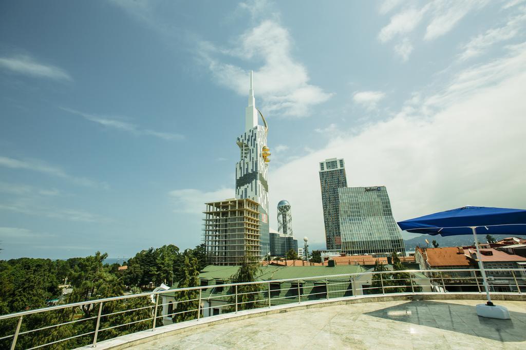 Hotel Intourist Palace Batumi Exterior photo