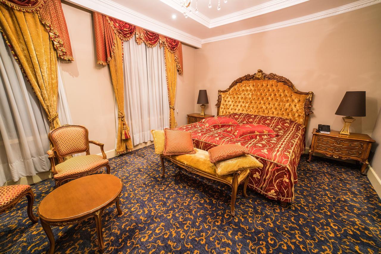 Hotel Intourist Palace Batumi Exterior photo