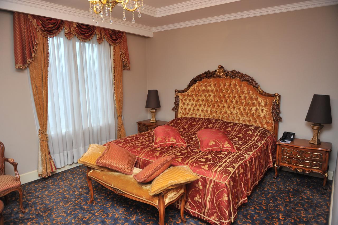 Hotel Intourist Palace Batumi Room photo