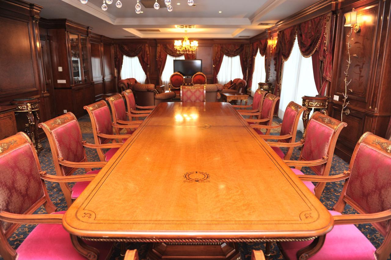 Hotel Intourist Palace Batumi Room photo
