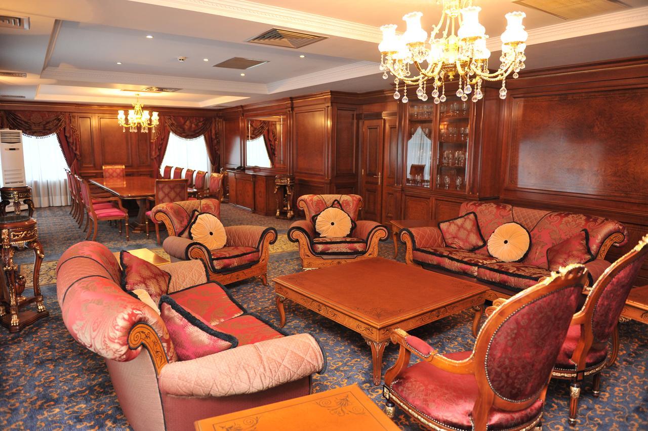Hotel Intourist Palace Batumi Room photo