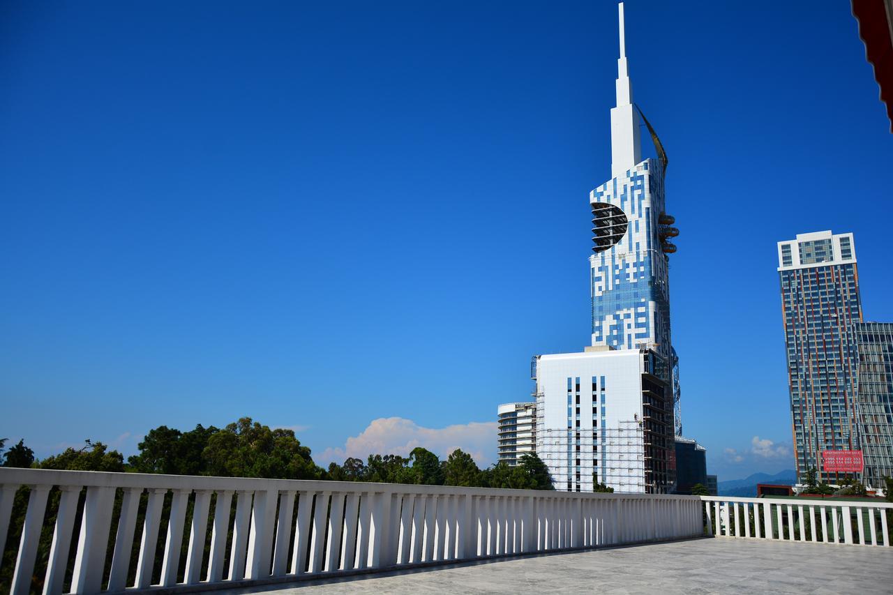 Hotel Intourist Palace Batumi Exterior photo